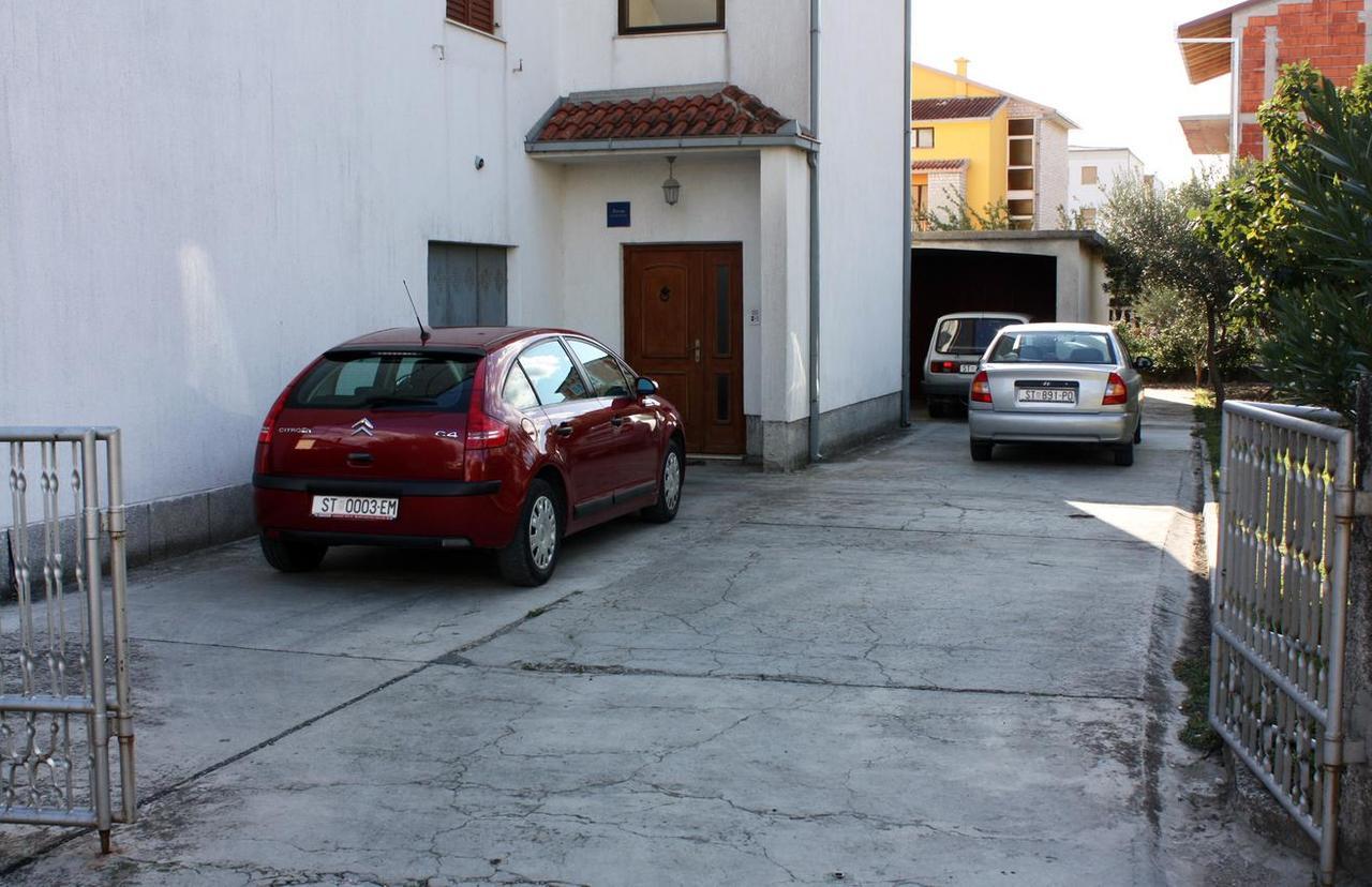 Apartments With A Parking Space Kastel Stafilic, Kastela - 5219 Kültér fotó